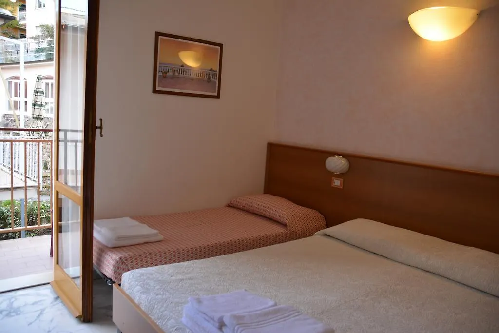 Hotel Corallo Moneglia 2*,
